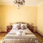 Villa Favorita Suites Bed and breakfast 3*