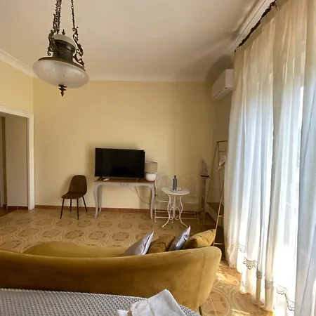 Villa Favorita Suites Bed and breakfast