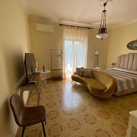 Villa Favorita Suites Bed and breakfast 3*