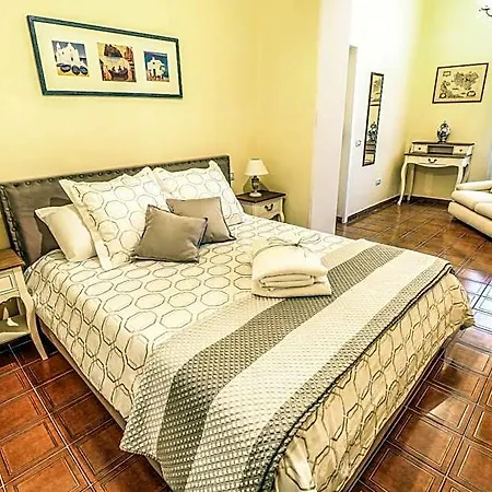 Favorita Couette-café 4*